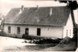 Stara szkoła, widok od frontu, rok 1960